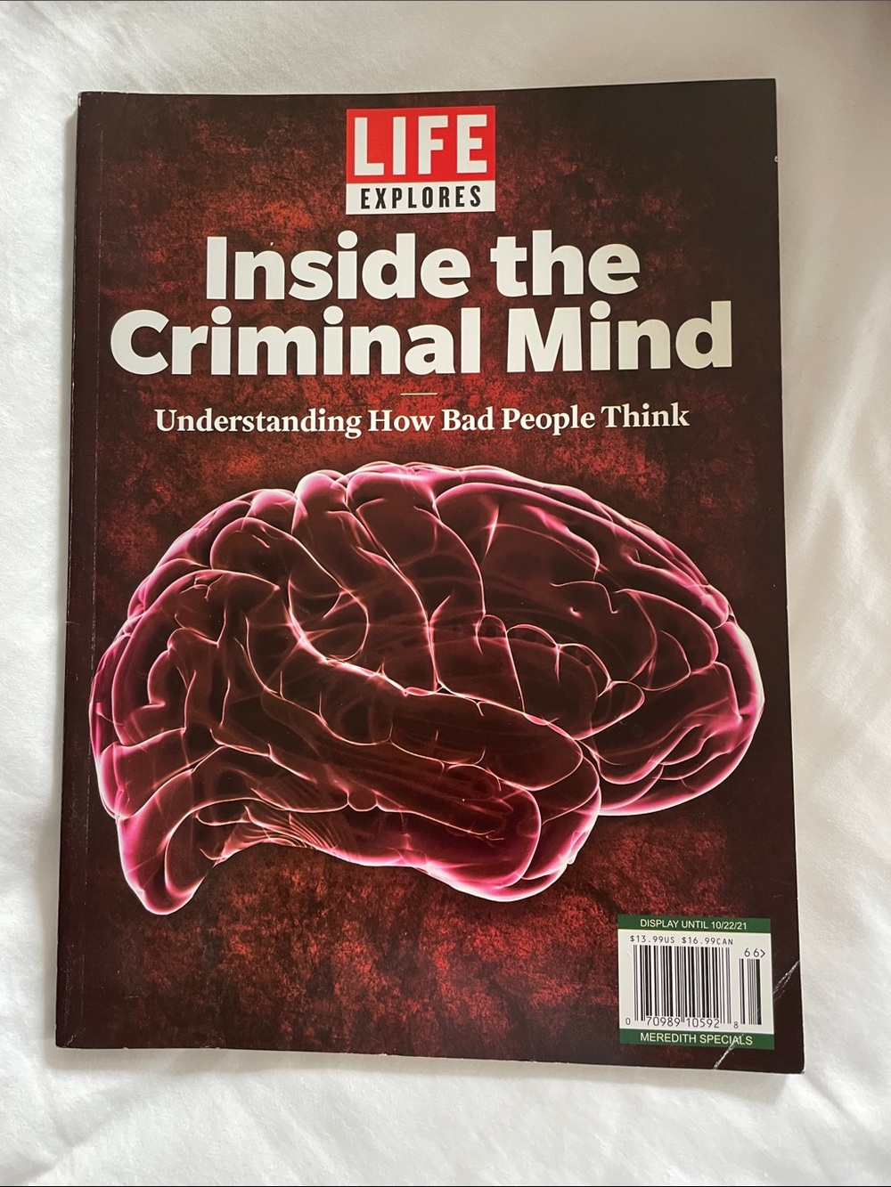 LIFE Explores: Inside the Criminal Mind - Red & Pink Cover - Picture 1 of 4